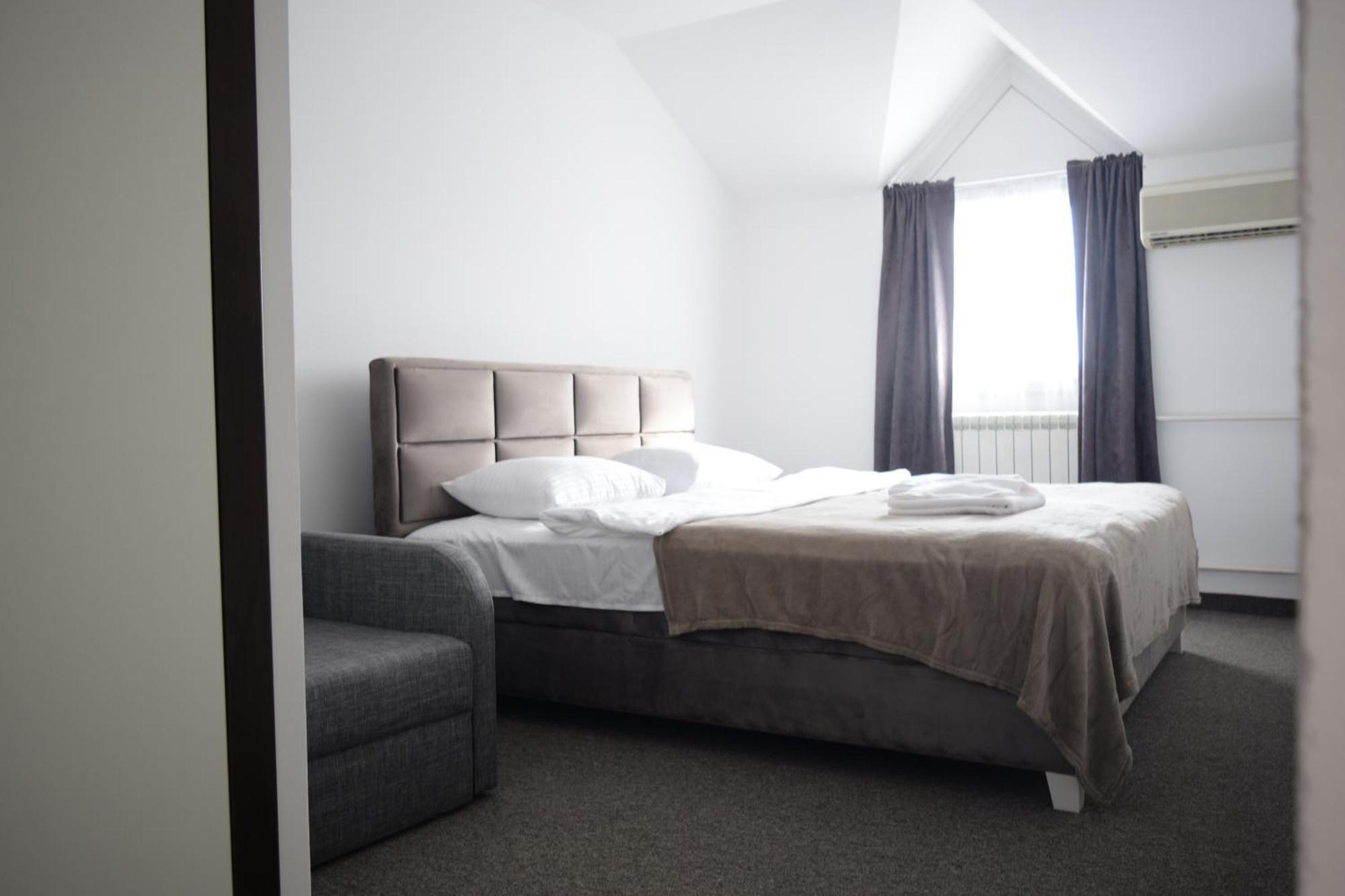 Hotel Tiski Cvet Novi Becej Экстерьер фото