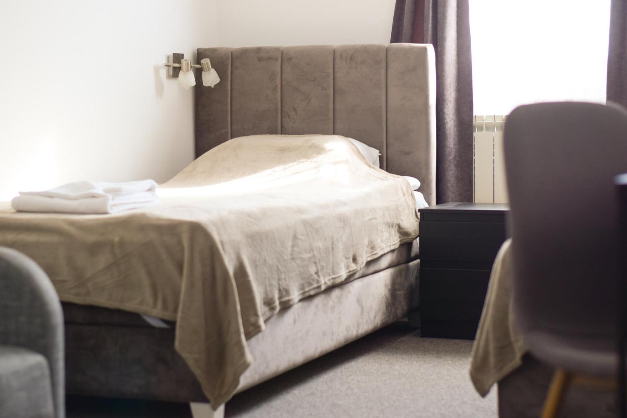 Hotel Tiski Cvet Novi Becej Экстерьер фото