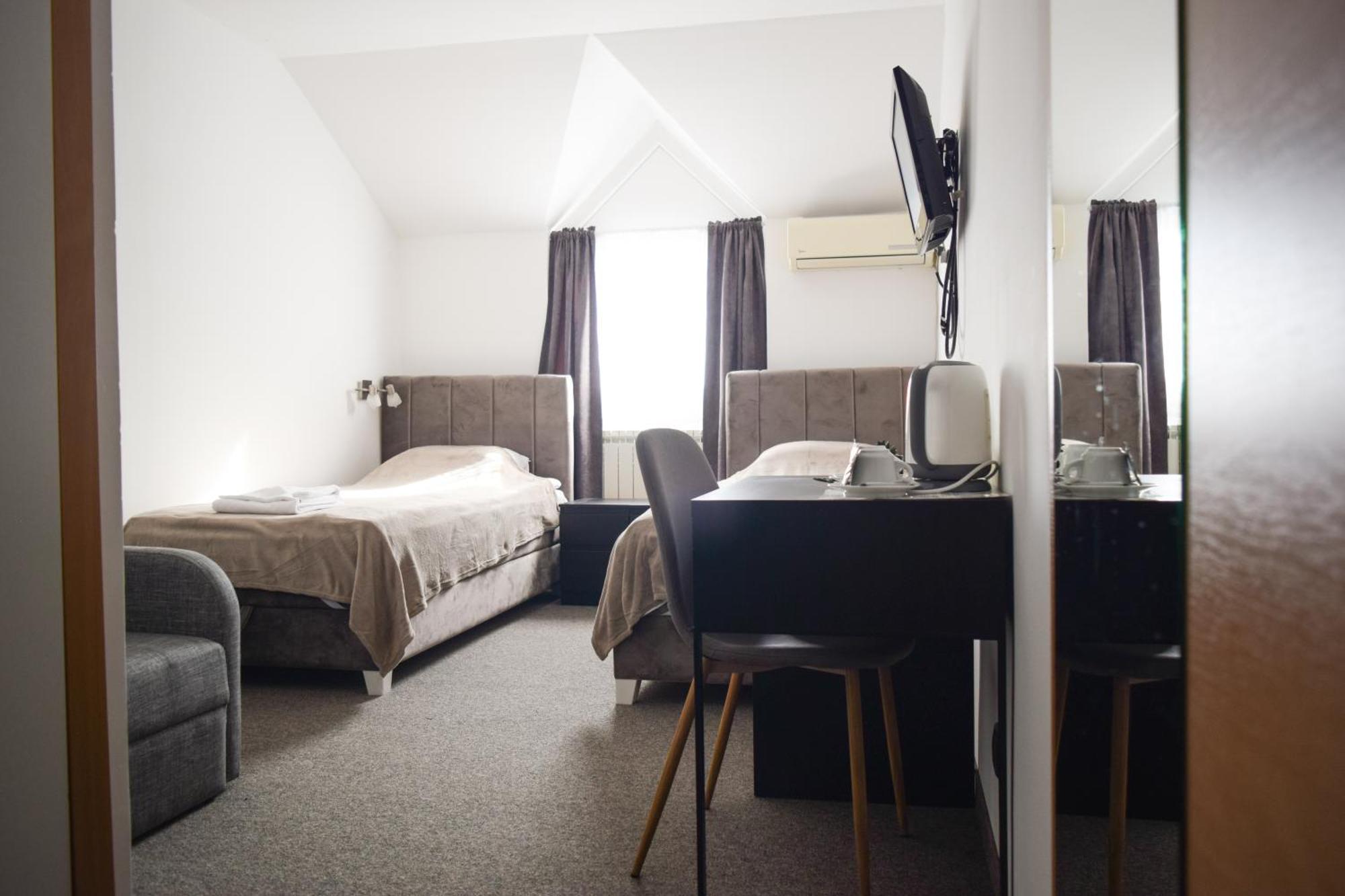 Hotel Tiski Cvet Novi Becej Экстерьер фото